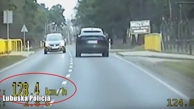 49-latek stracił prawo jazdy po szarży w Lamborghini