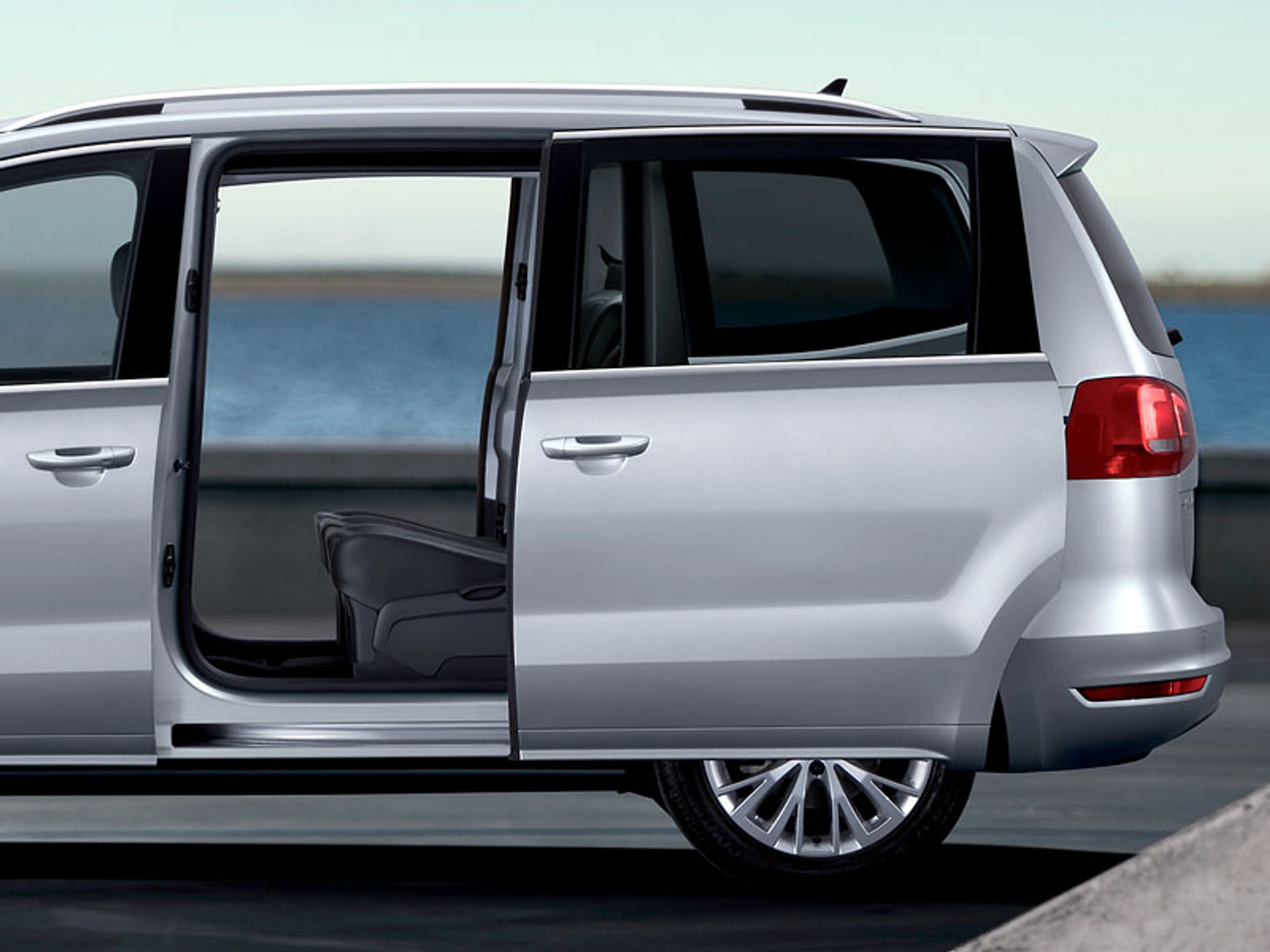 VW Sharan: dane techniczne i ceny