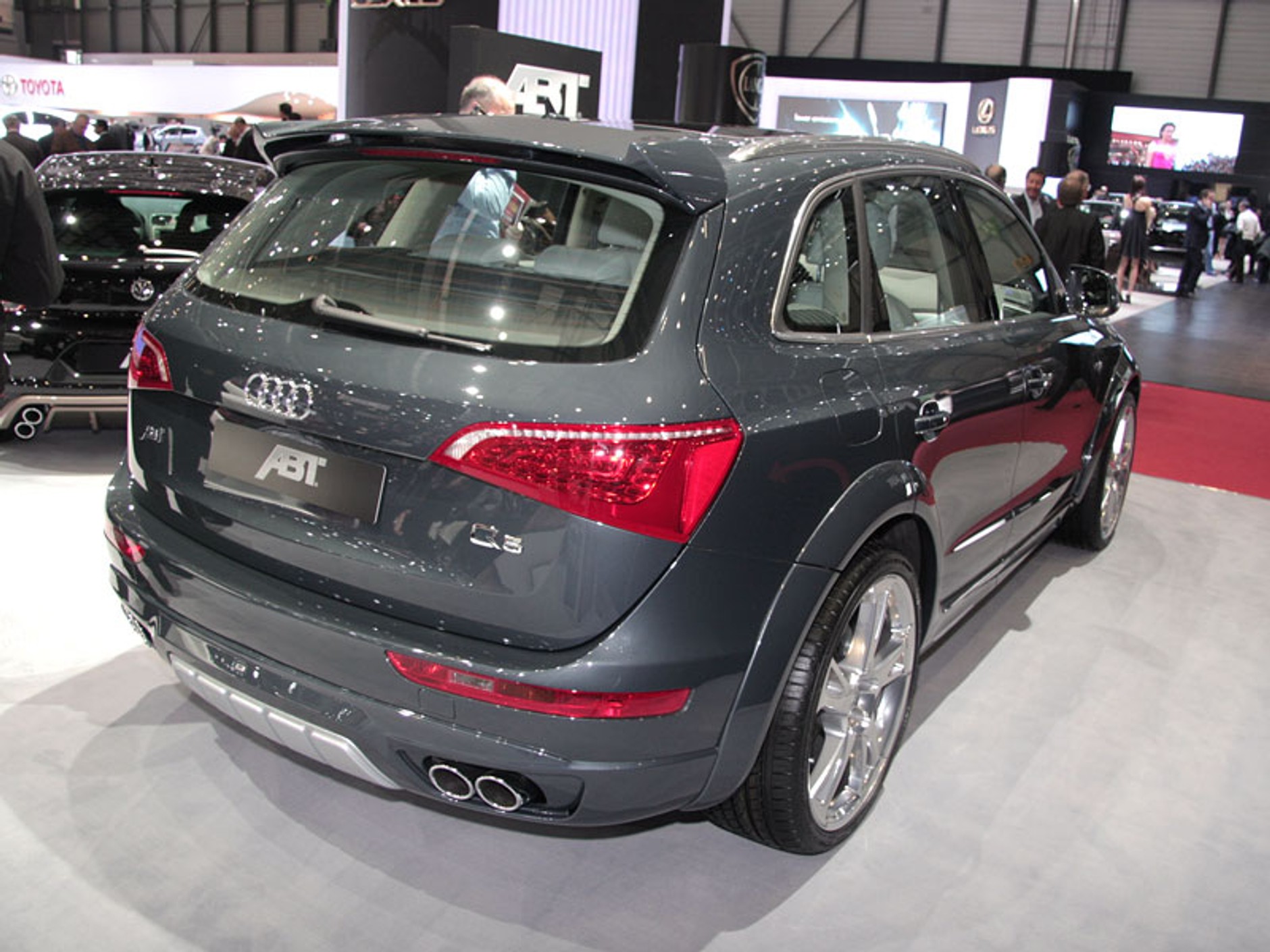 Genewa 2009: parada sportu i tuningu (fotogaleria)