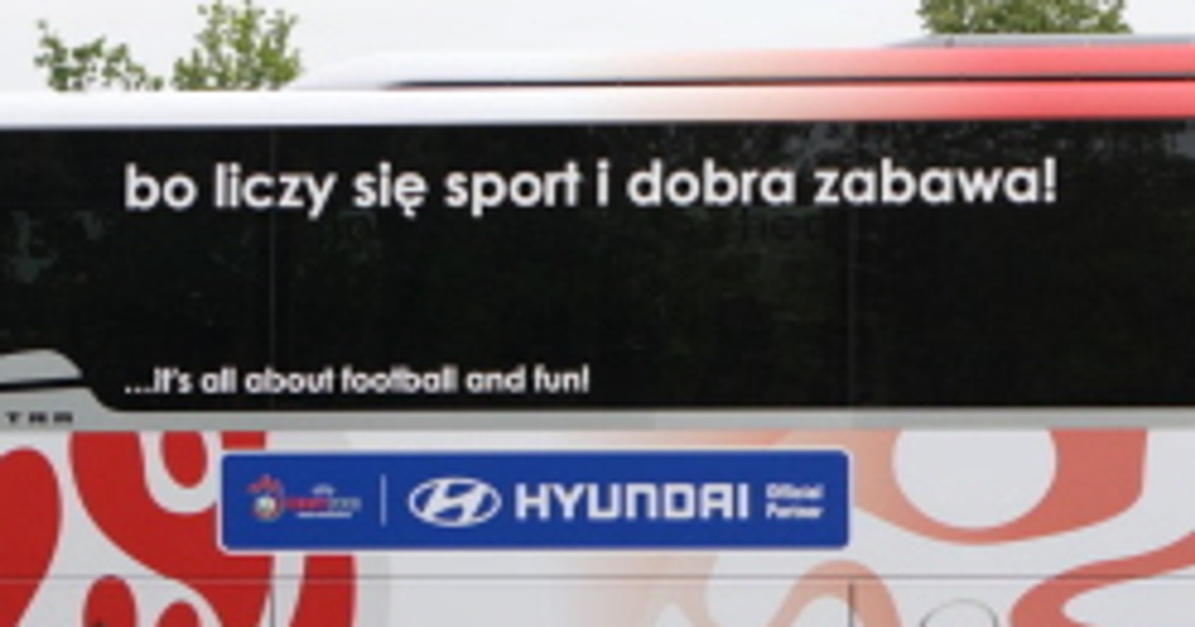 Hyundai: zwycięskie hasło ozdobiło autokar reprezentacji EURO 2008