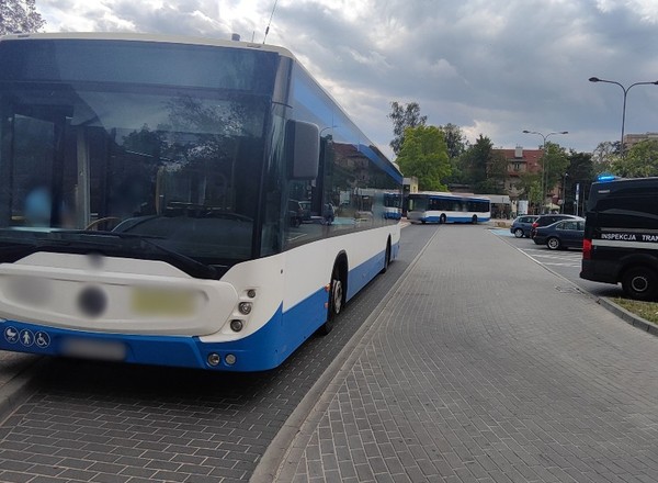 Inspektorzy ITD zatrzymali dowody rejestracyjne aż ośmiu autobusów miejskich