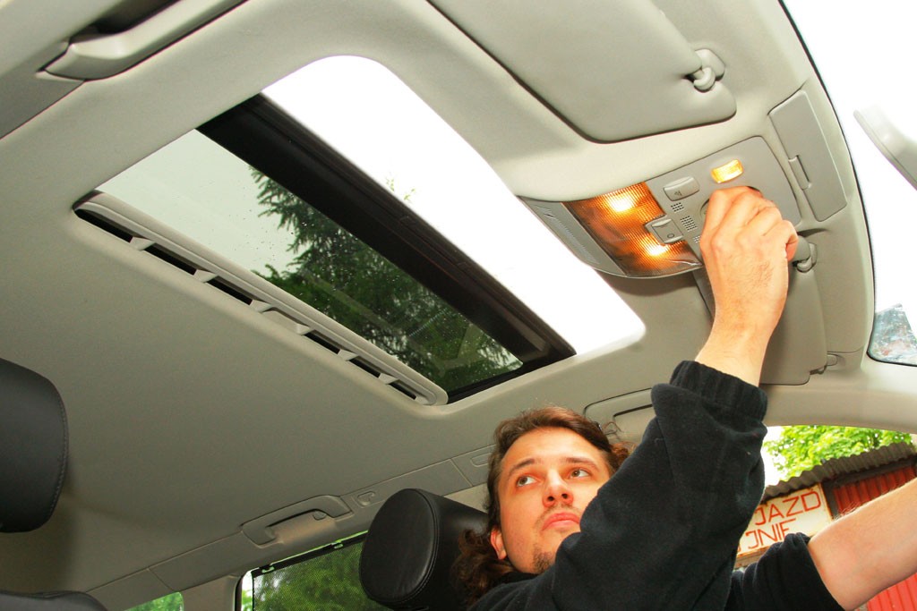 Konserwacja szyberdachu - Czyli, co robić gdy cieknie i się nie domyka