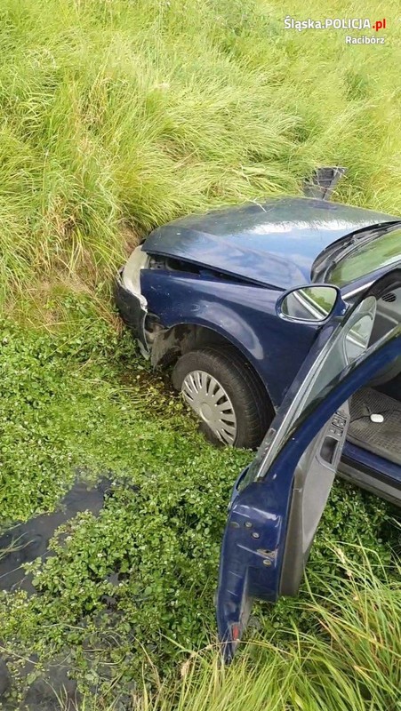 Niebezpieczny rajd Gruzina. Swoją ucieczkę zakończył w potoku