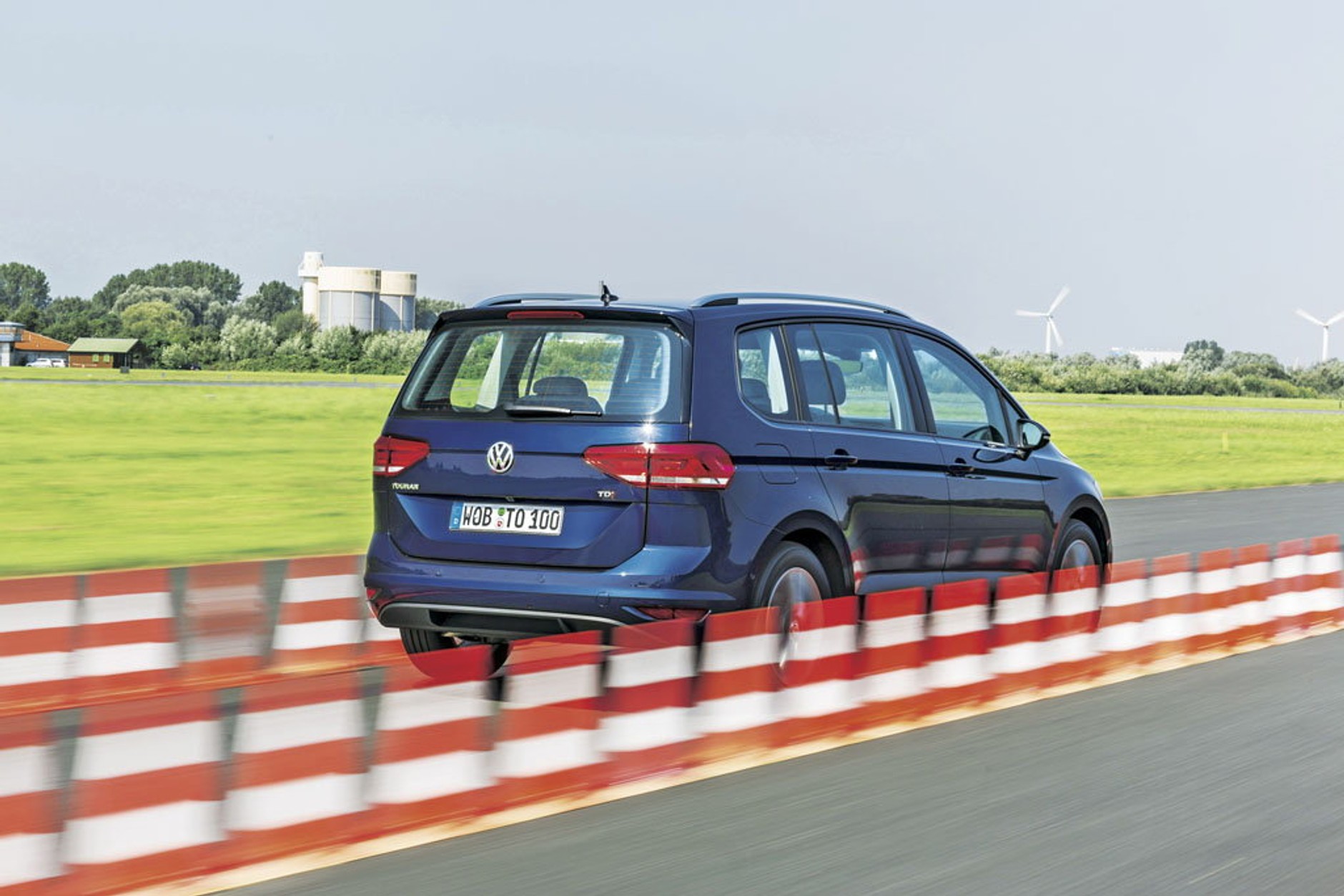 Volkswagen Touran - mały silnik, ale wielki samochód
