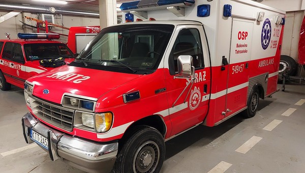 Ambulans na bazie Forda 350E Cutaway przekazany Ukrainie