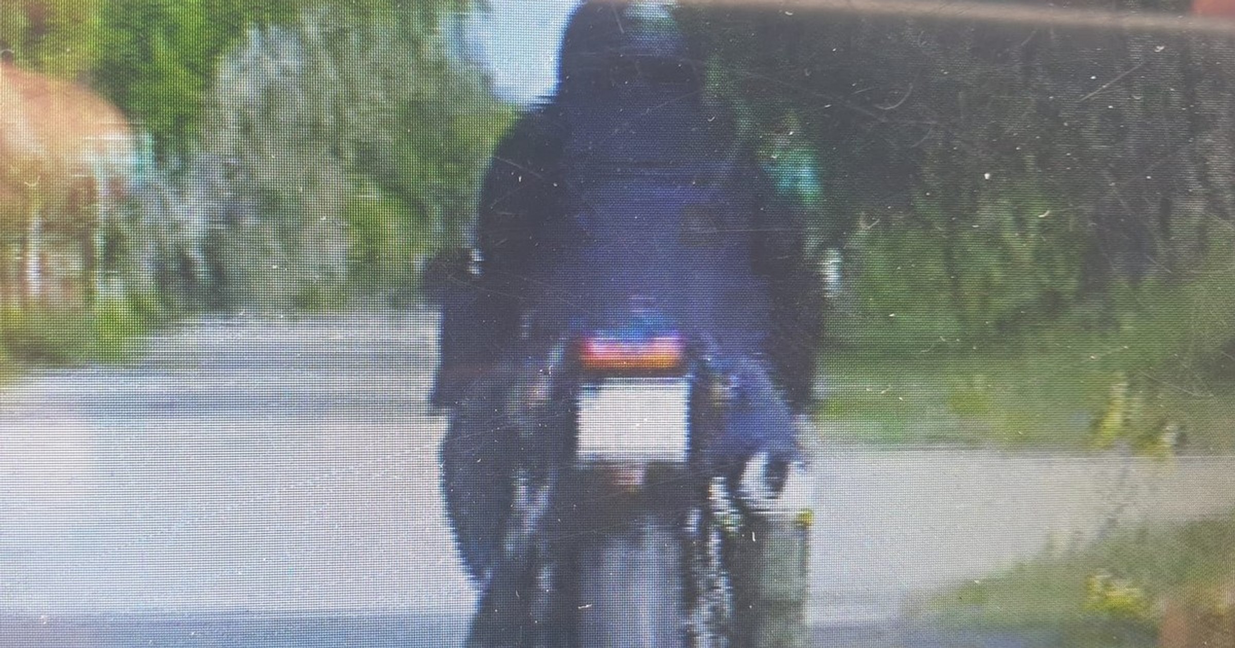 Obraz pochodzący z serwisu https://hrubieszow.policja.gov.pl/lhr/informacje/aktualnosci/144730,Szybka-jazda-motocyklisty-zakonczona-wysokim-mandatem.html