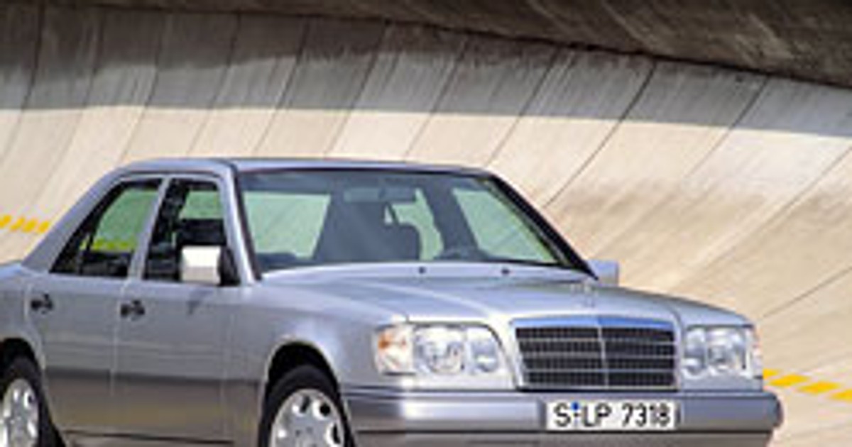 Mercedes-Benz E: historia gwiazdy klasy średniej wyższej (250 fotografii)