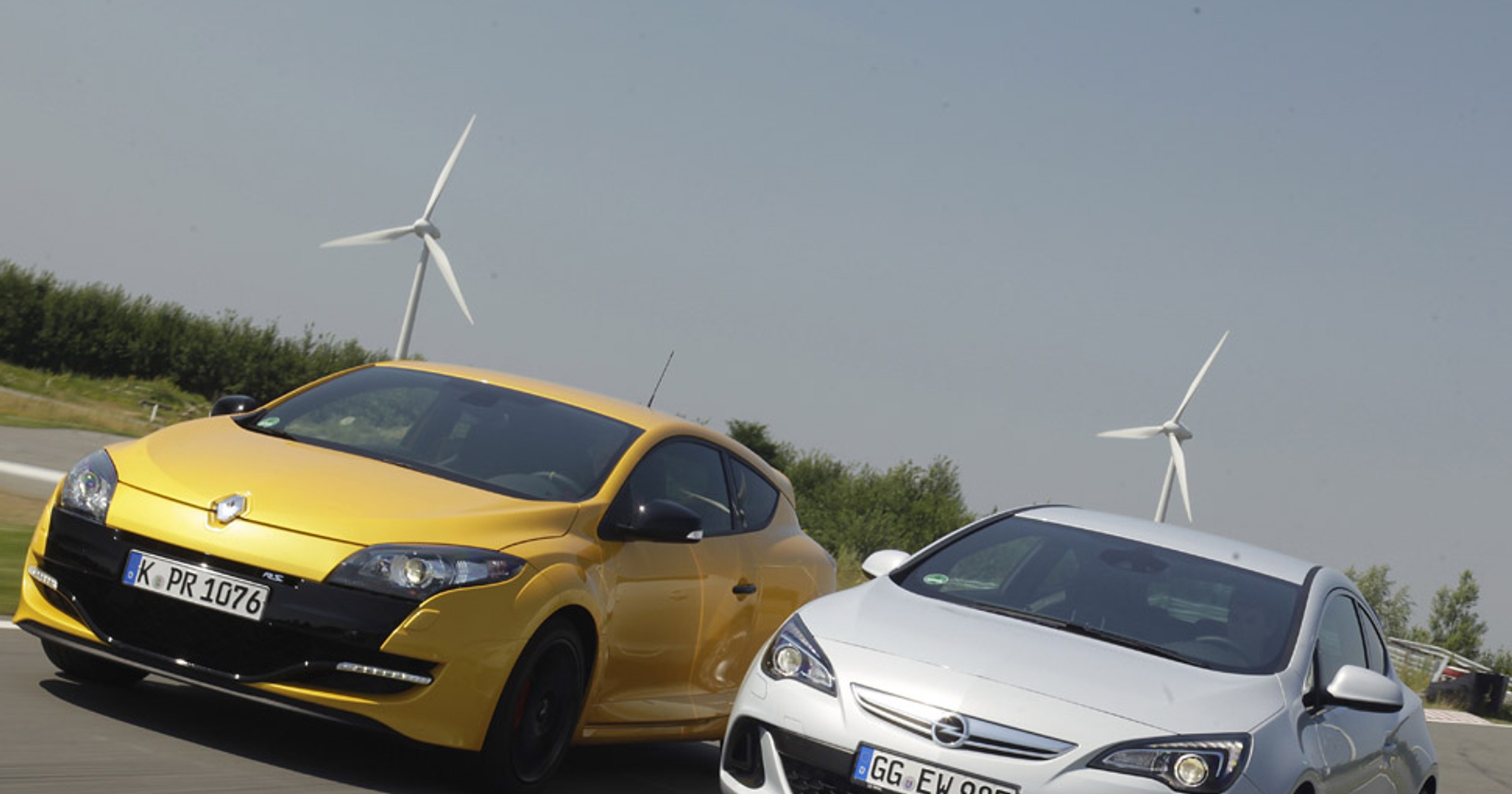 Opel Astra OPC kontra Renault Megane RS: kipią testosteronem