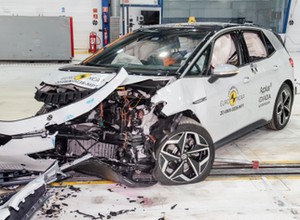 Elektryczny Volkswagen ID.3 rozbity przez Euro NCAP. Jak wypadł?