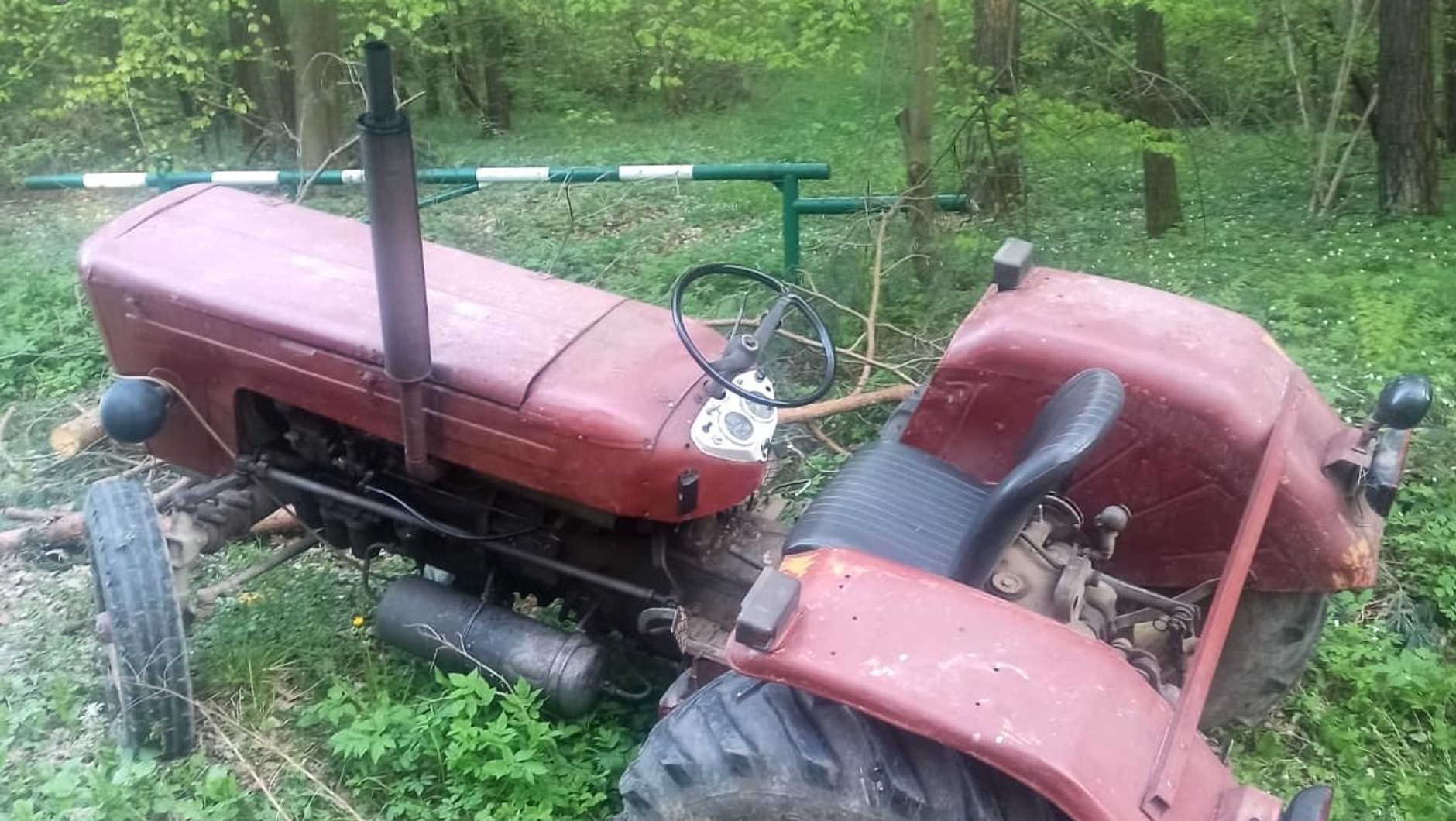 Ciągnik, pod którego koła wpadł pijany 29-latek