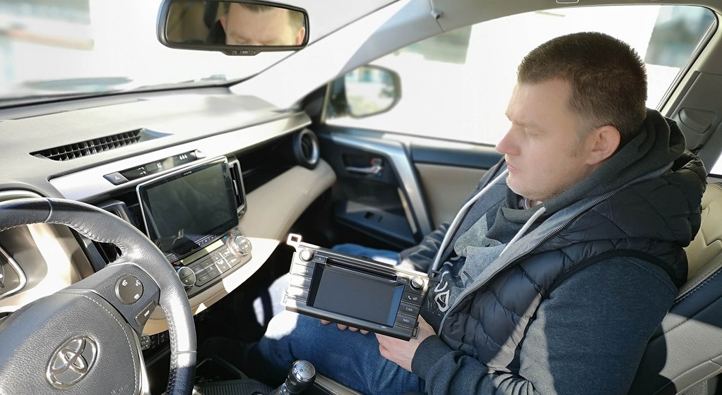 Otwarcie - jak wymienić radio