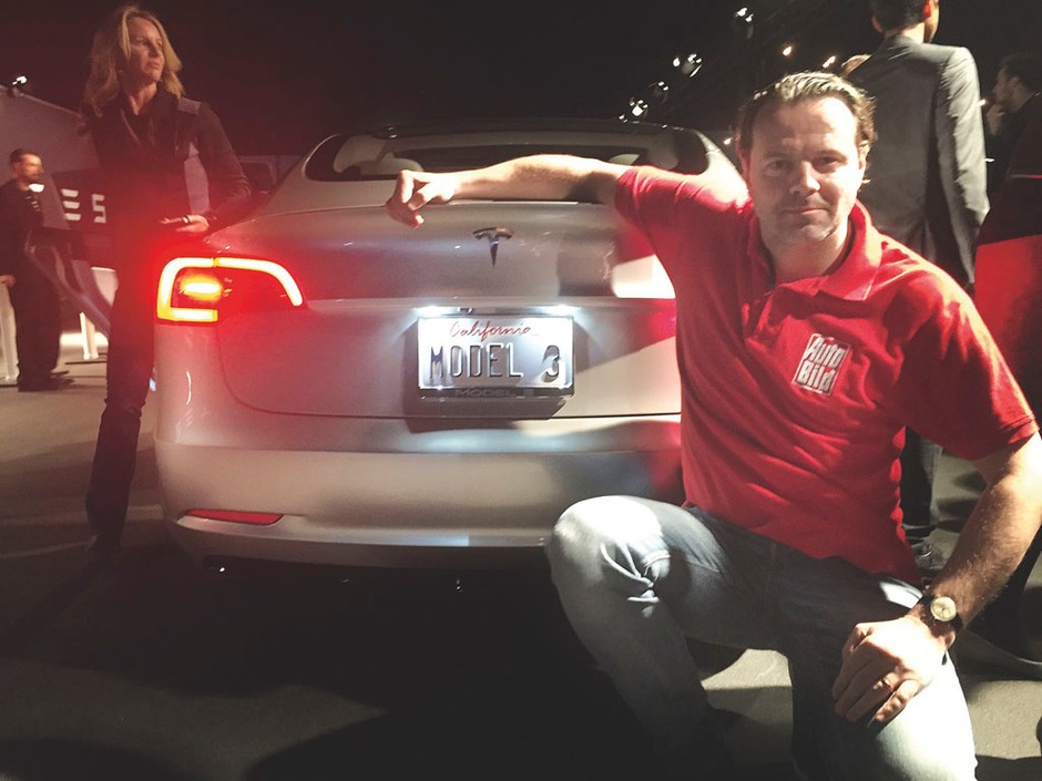 Tesla Model 3 - premiera pełna ekstazy
