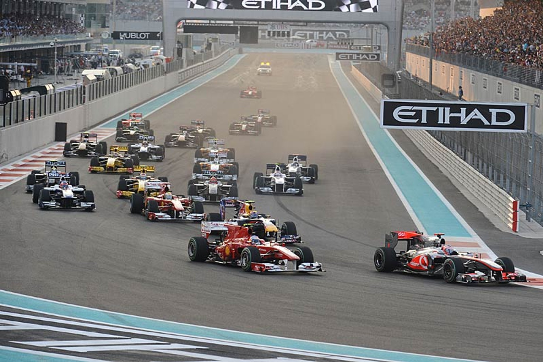 Grand Prix Abu Dhabi 2010: Vettel najmłodszym mistrzem świata, Kubica 5. (relacja, wyniki)