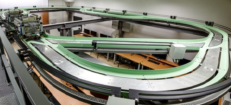 Laboratorium zautomatyzowanych systemów transportowych na Wydziale Transportu Politechniki Warszawskiej