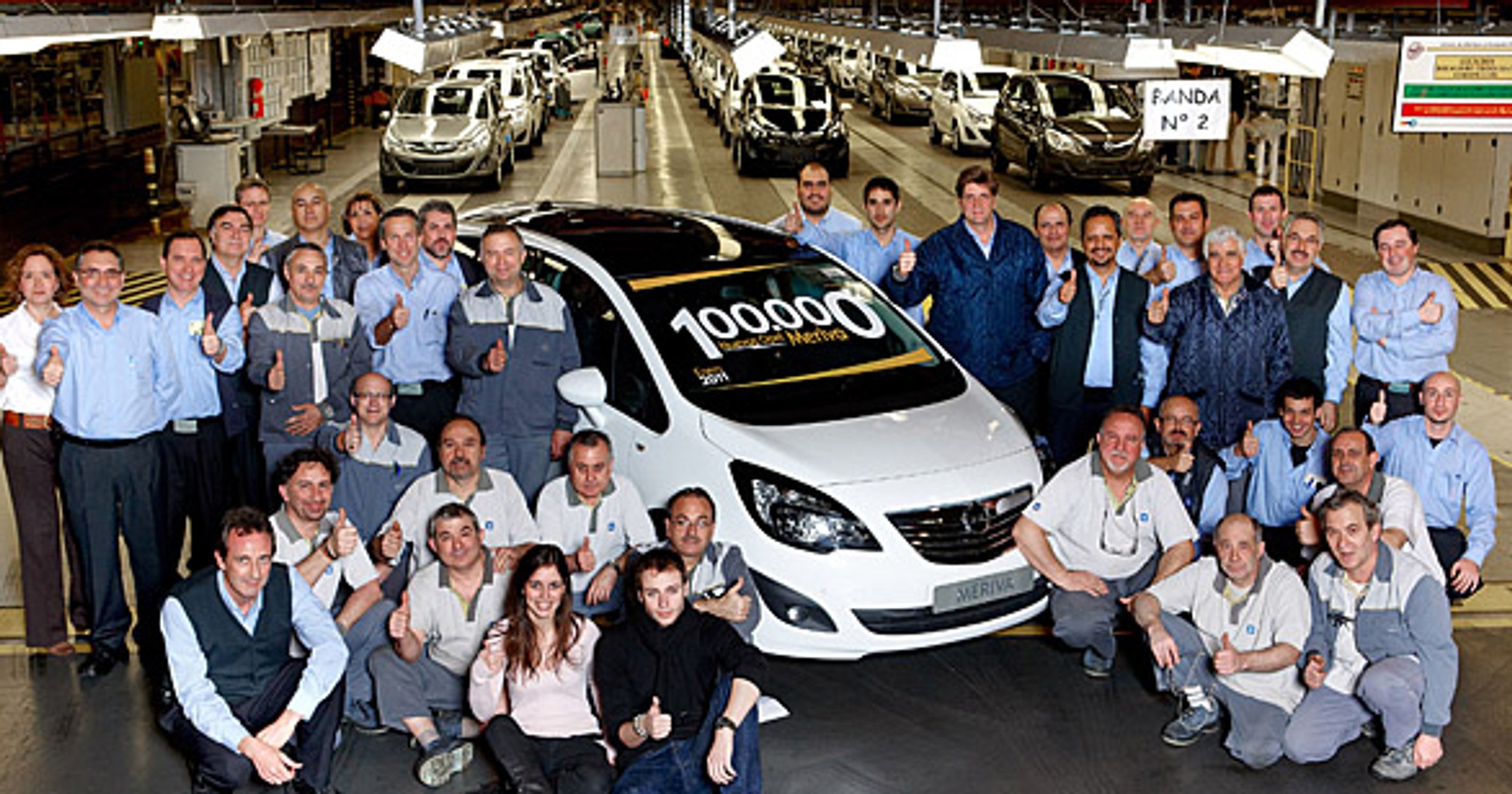 Nowy Opel Meriva razy 100 000