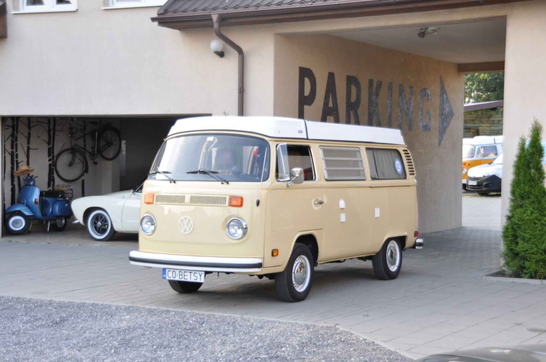 Volkswagen T2b Westfalia