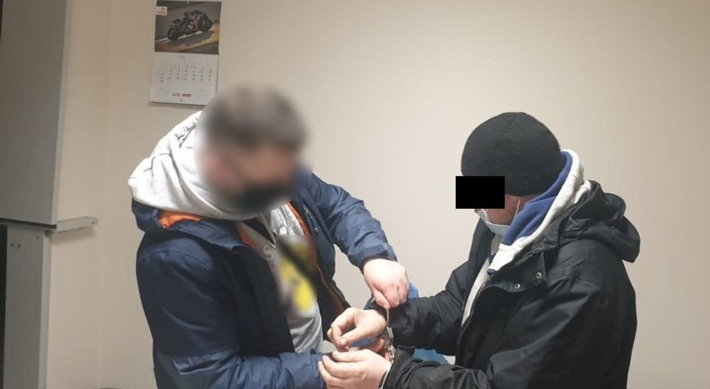 Mężczyzna chciał uciec policjantom pokonując wpław kanał Bródnowski