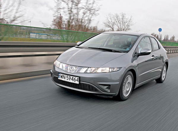 Honda Civic (2005-12) – dobre walory użytkowe i własności jezdne