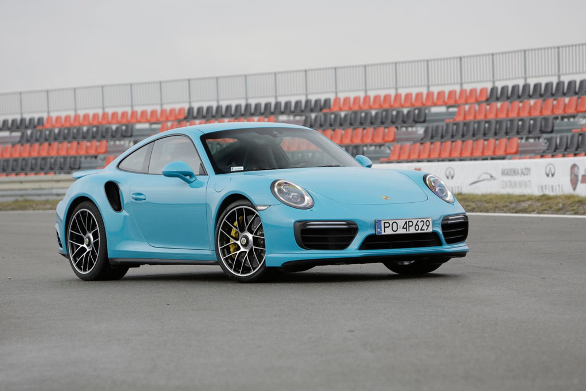 Porsche 911 Turbo S - bajeczne turbo w bajkowym kolorze