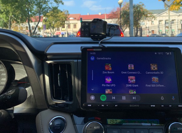 Google zmienia Android Auto. Gry dla stojących w korku