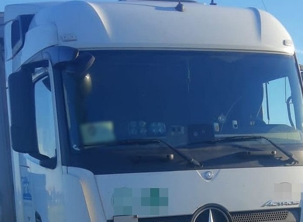 TIR jechał środkiem drogi. Rosjanin miał aż trzy promile! [Nagranie]