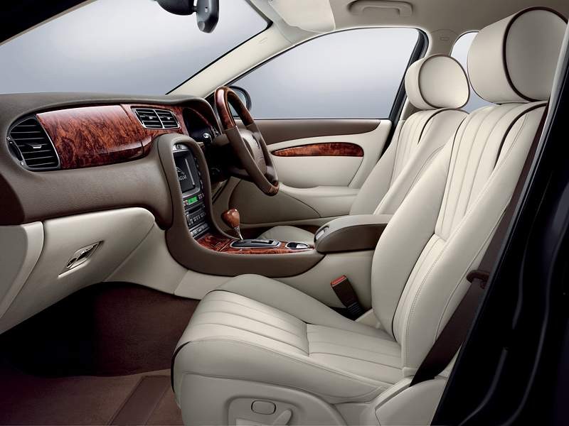 Jaguar: facelifting S-type