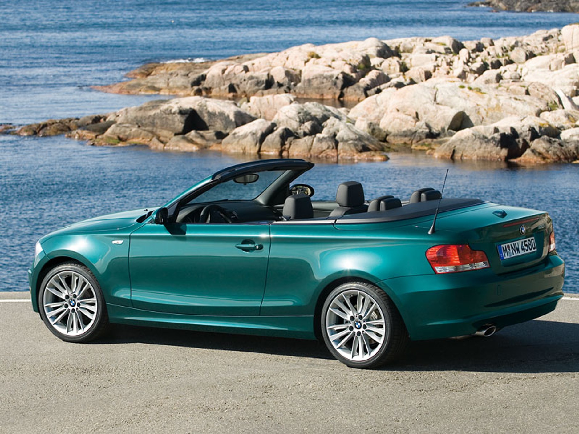 BMW 1 Cabrio: nowe fotografie i oficjalne informacje