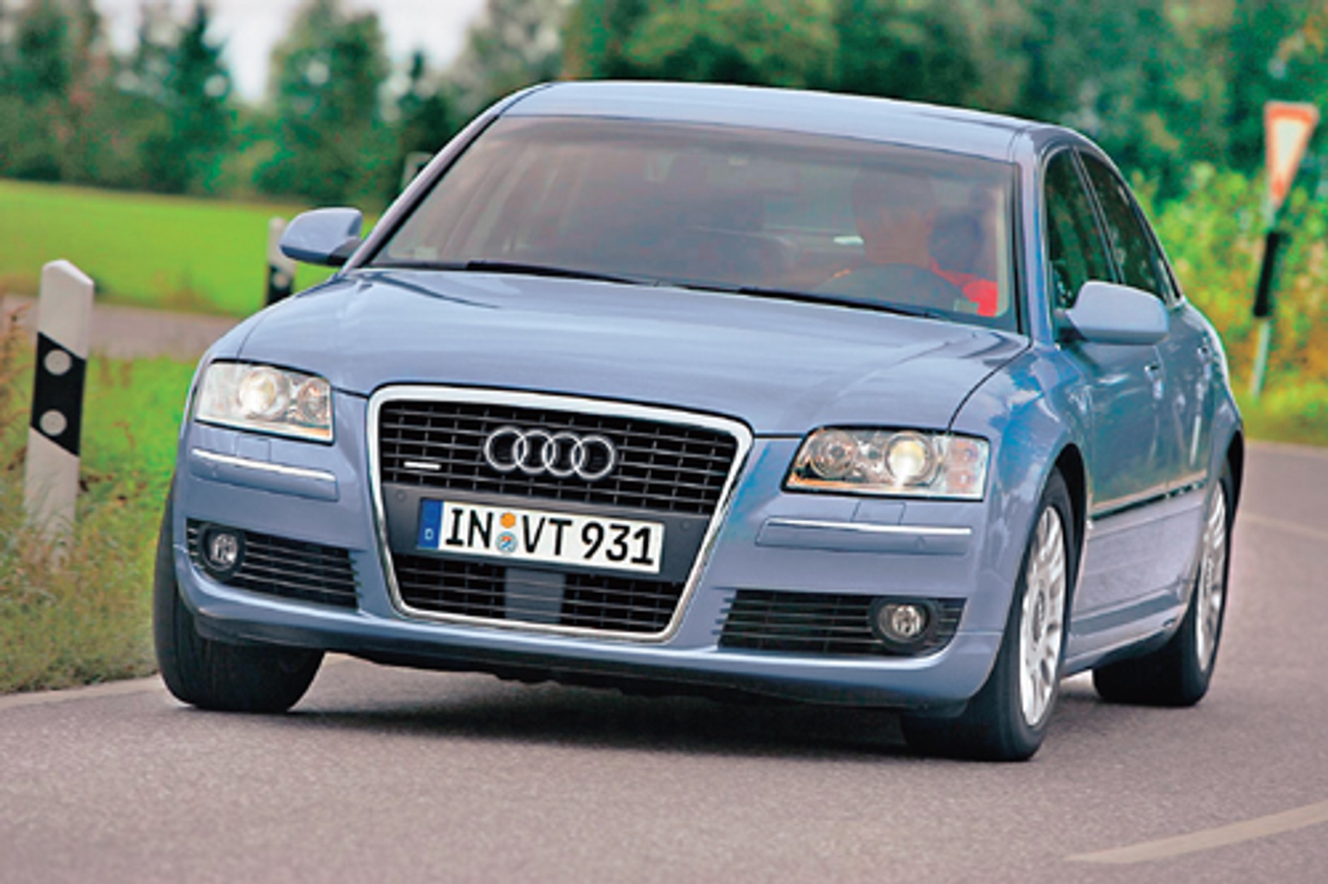 Audi A8, Mercedes klasy S, BMW 7 kontra Lexus LS 600h - Z widokiem na sukces