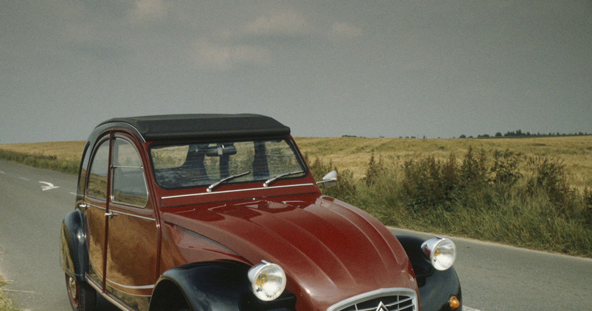 Citroen 2CV: cztery koła pod parasolką