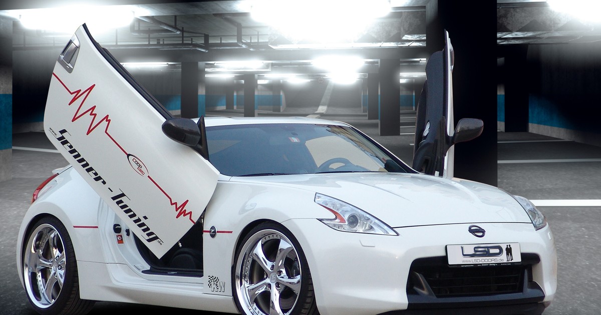 Nissan 370Z otrzymał podnoszone drzwi od LSD