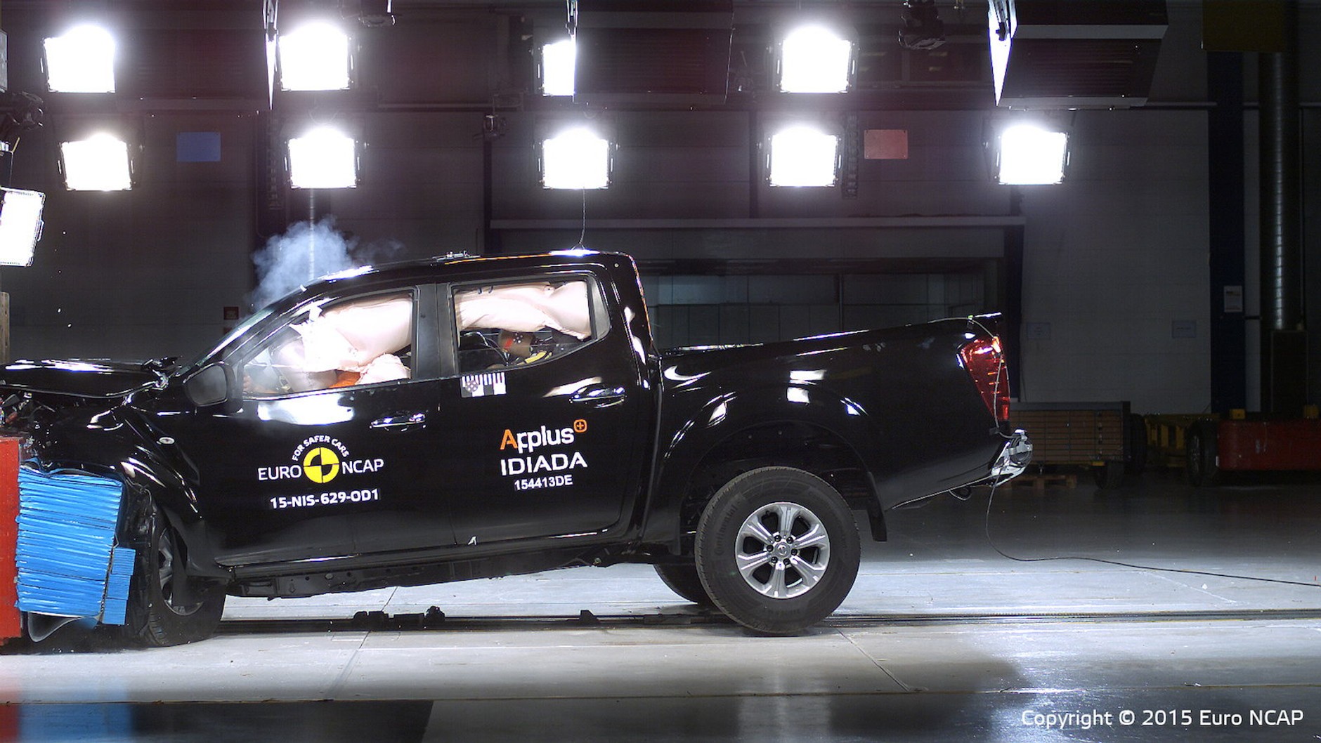 Nissan NP300 Navara - test zderzeniowy