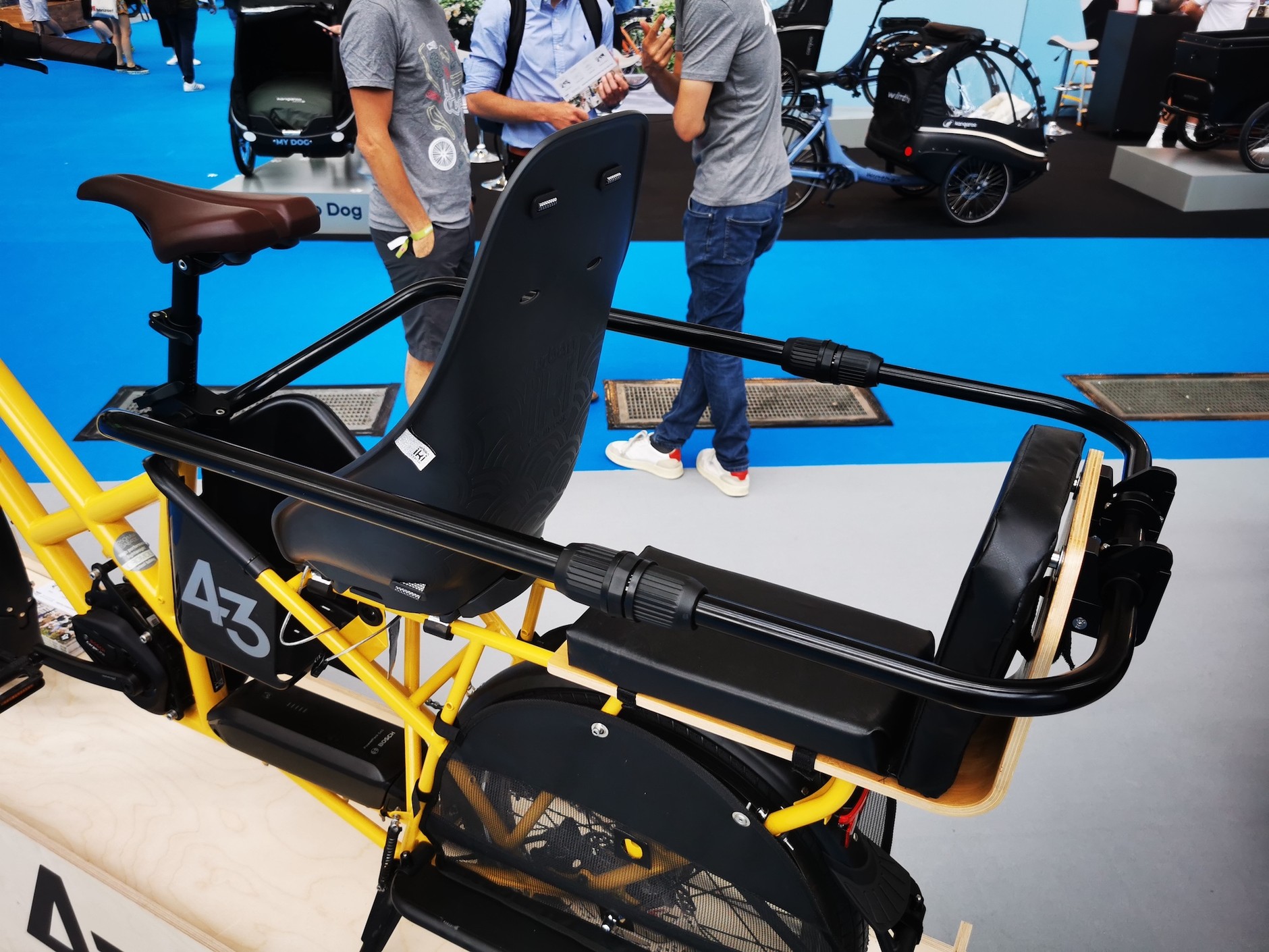 Targi Eurobike 2023 we Frankfurcie: przedziwny rower transportowy. producent zachwala wieczystą gwarancję na ramę