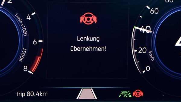 Jak dobre są systemy wspomagające kierowcę?