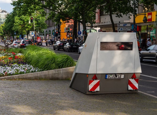 Jaka jest tolerancja fotoradaru w Niemczech? Do tego przyda się kalkulator
