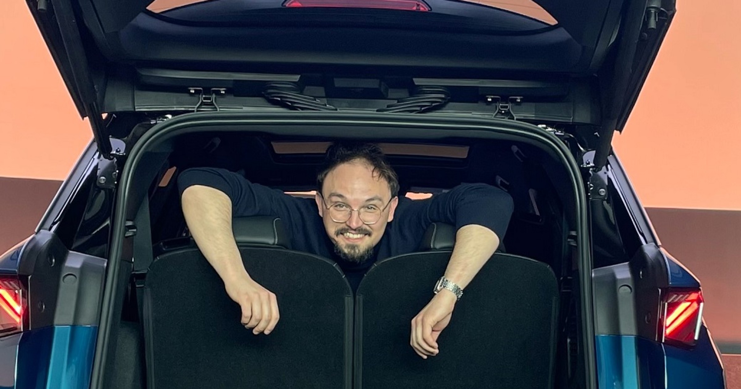 Nowy Peugeot 5008 zaskakuje rewolucyjnym 3. rzędem siedzeń