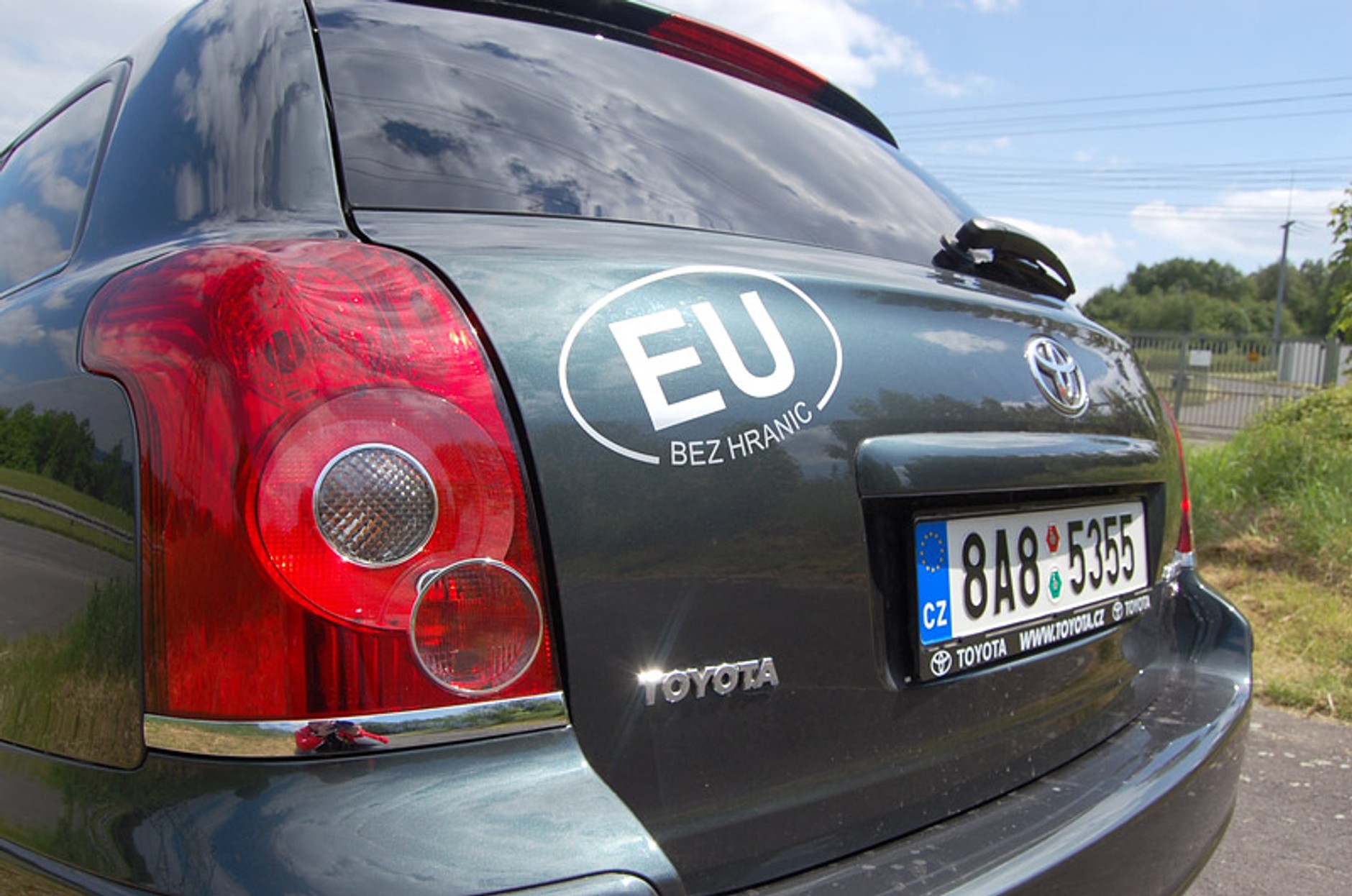 Niecodzienny test Toyoty Avensis: 16 krajów w 24 godziny