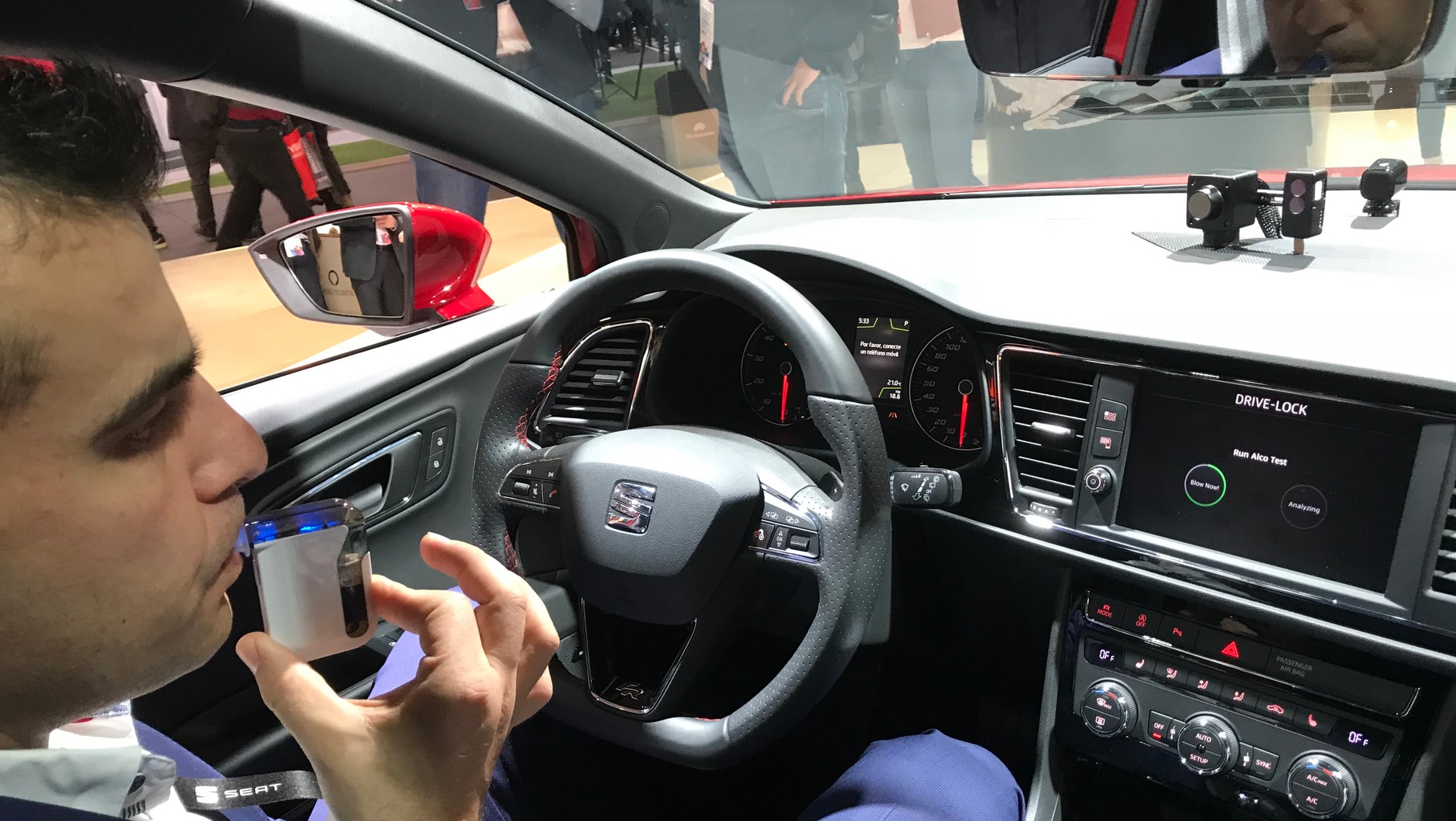 Seat - alkomat połączony bezprzewodowo z komputerem sterującym silnikiem