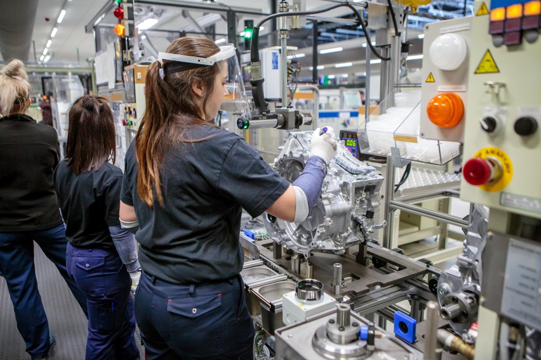 Toyota - linia produkcyjna hybrydowych skrzyń biegów