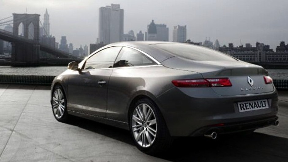 Renault Laguna Coupe zamknięta w sejfie