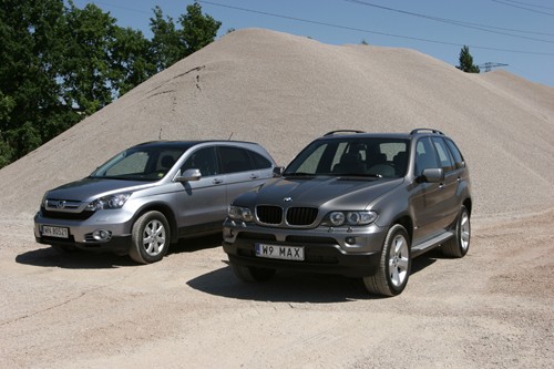 Nowy czy używany - Honda CR-V kontra BMW X5