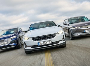 Który numer okaże się szczęśliwy? Audi Q4 e-tron, Hyundai Ioniq 5 i Polestar 2 walczą o szczyt podium!