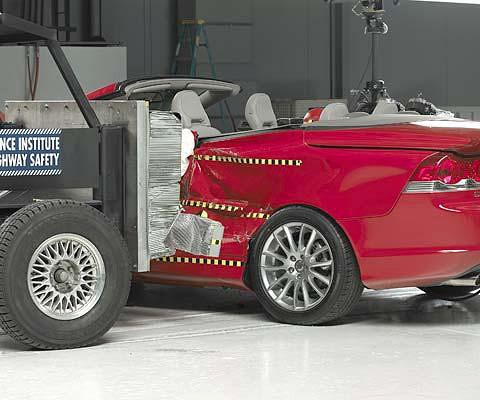 IIHS: najbezpieczniejsze kabriolety to Volvo C70 i Saab 9-3