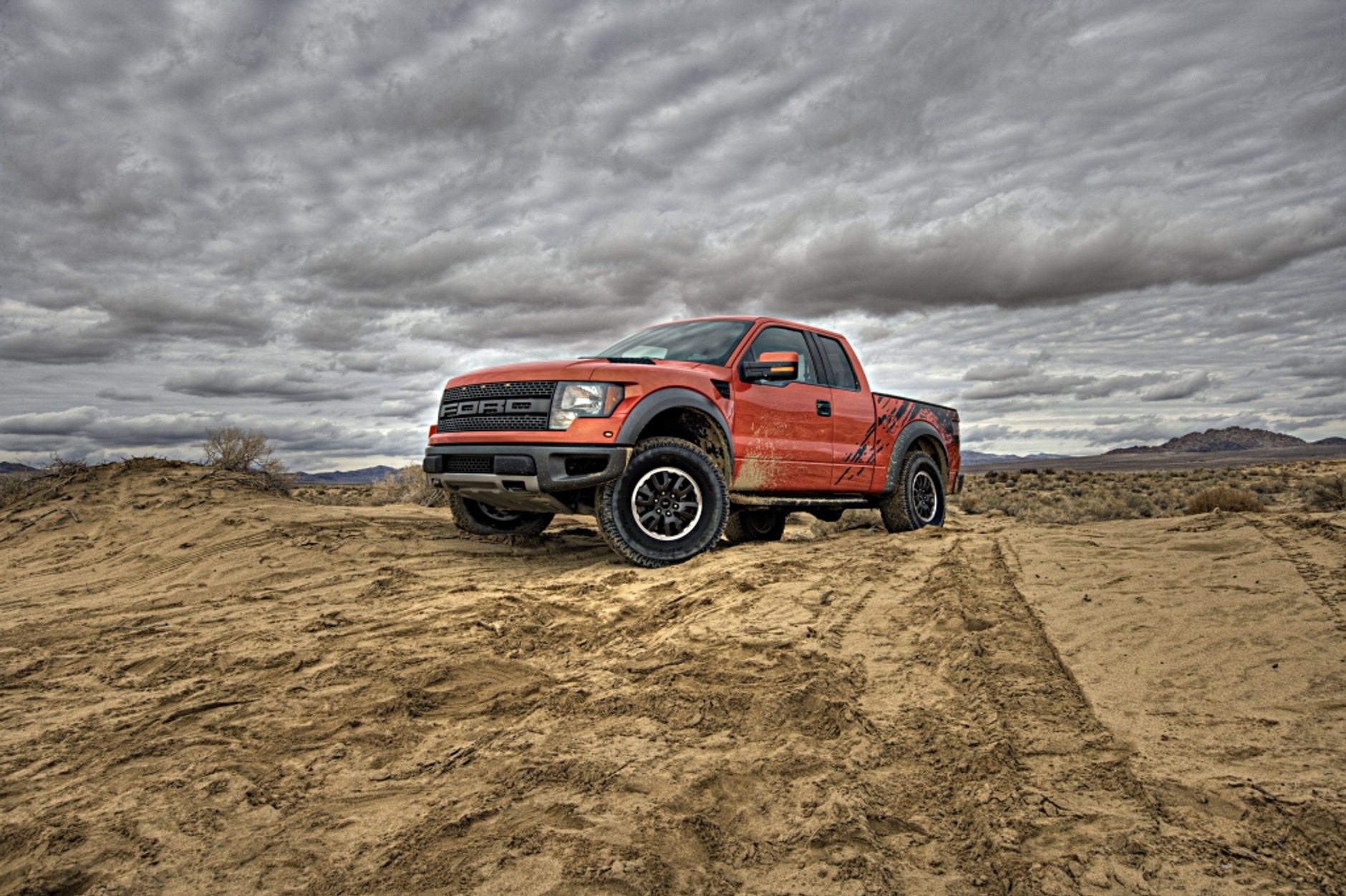 Ford F-150 SVT Raptor dla szybkiego farmera