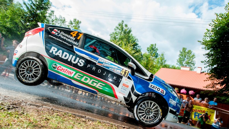 Castrol EDGE Fiesta Trophy na półmetku