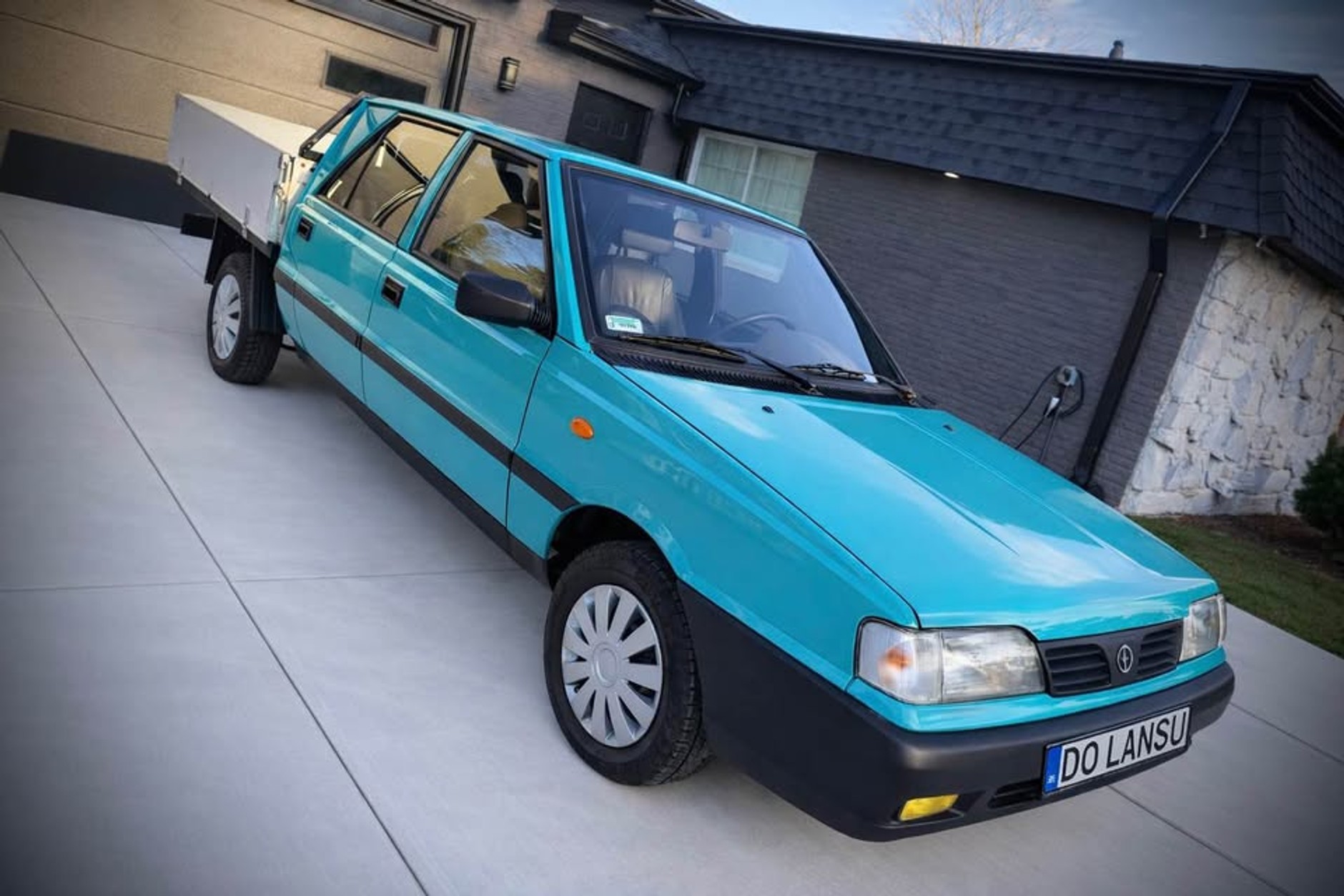 Polonez Roy z USA. Możesz go mieć za 13,5 tys. dolarów plus transport