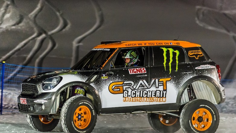 Wszystko jest możliwe - backflip samochodem!