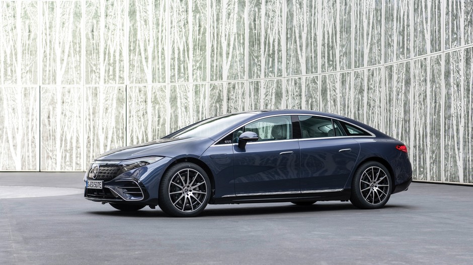 Mercedes EQS – flagowa luksusowa limuzyna w 5 wariantach: od 450+ (333 KM) do AMG 53 4Matic+ (658 KM). Ceny od 549 300 zł