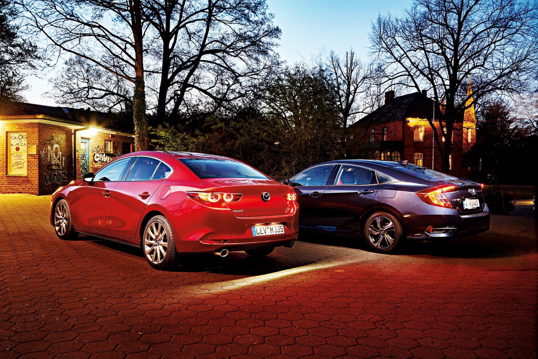 Honda Civic kontra Mazda 3 - porównanie kompaktowych sedanów