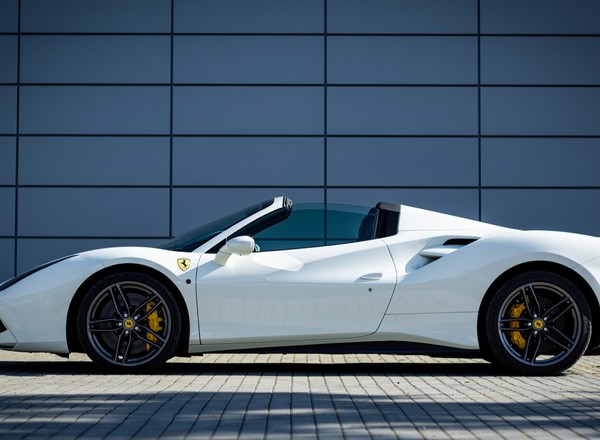 Ferrari Roberta Lewandowskiego na sprzedaż. Każdy może licytować