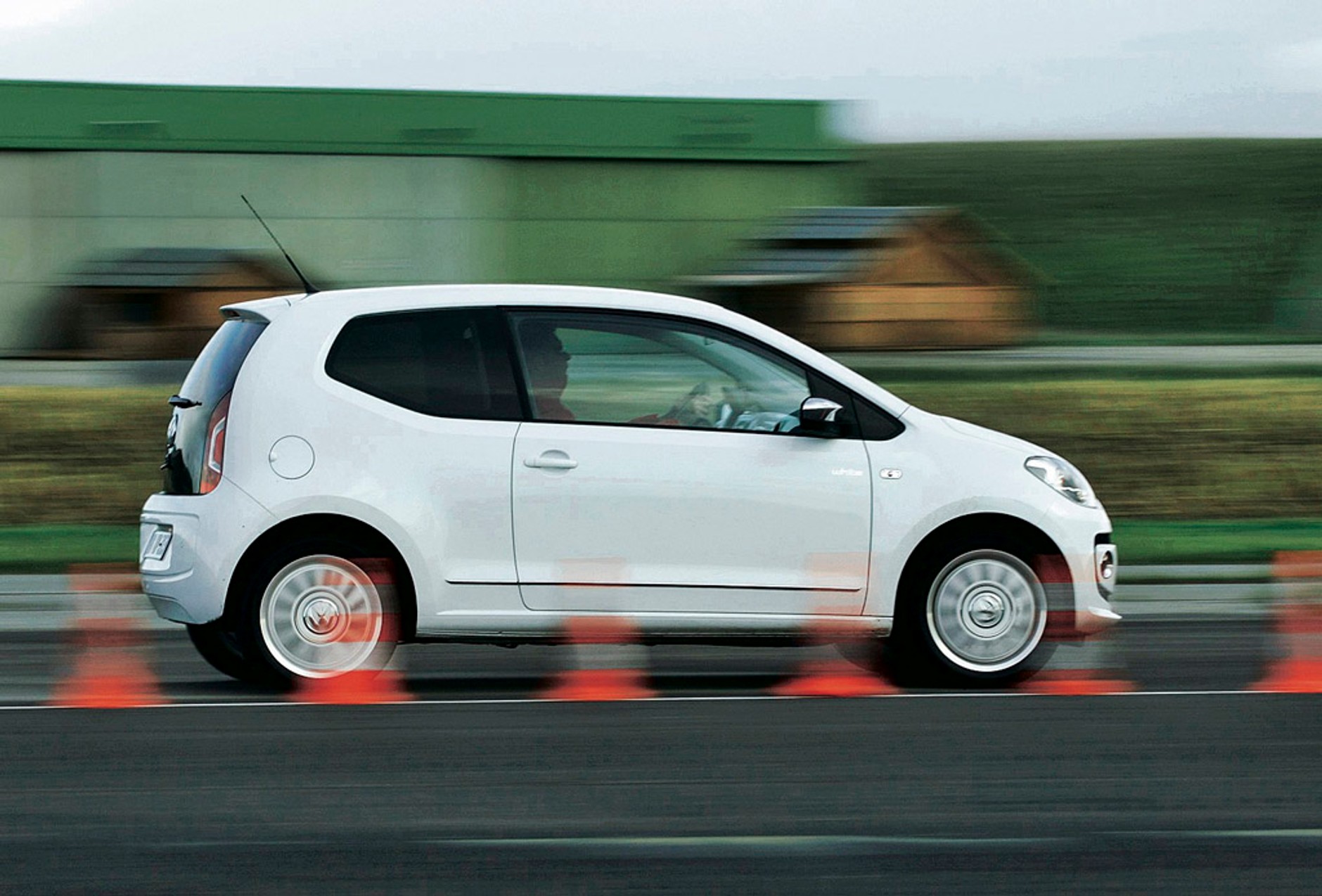 Volkswagen UP! kontra Peugeot 107 i Ford KA: mały Volkswagen w natarciu